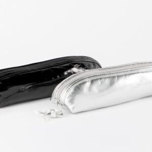 Pennfodral eller sminkväska i svart eller silver